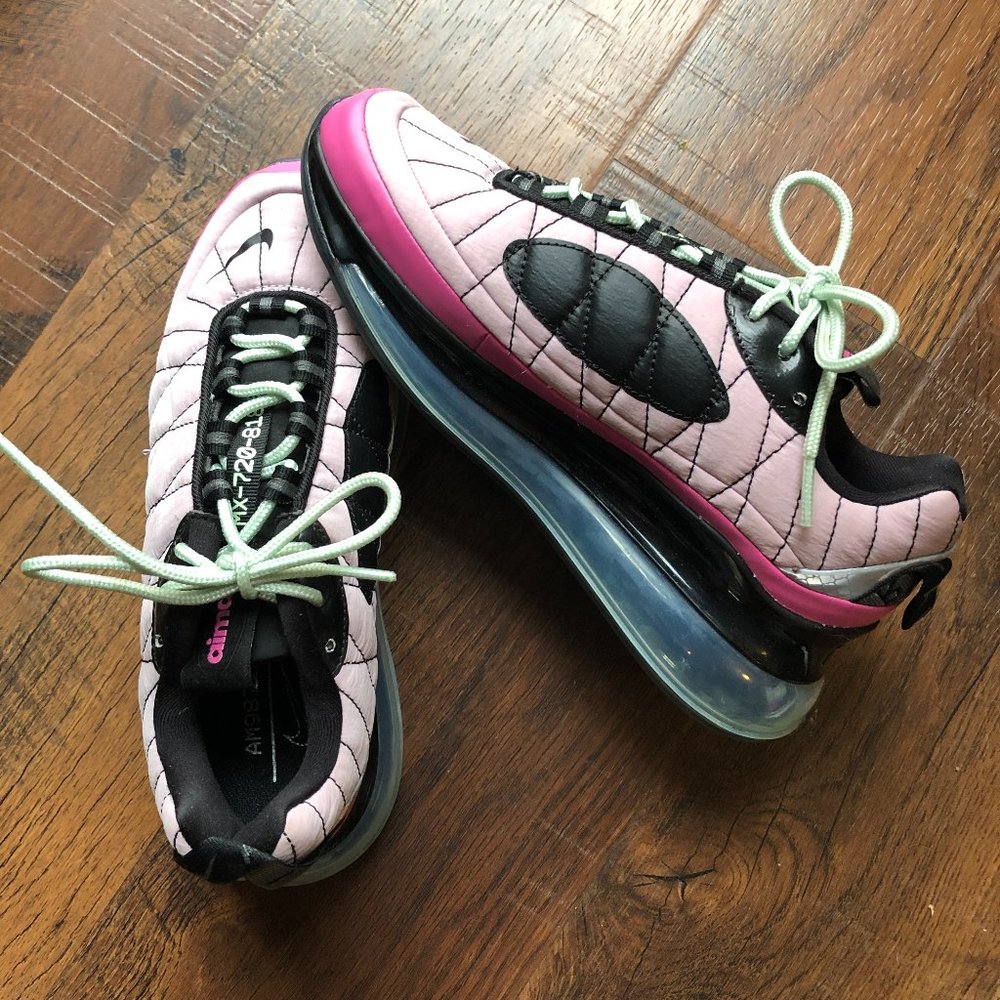 Air Max 720-818 Women size 7